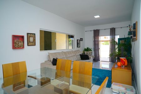 SalaSala de casa para alugar com 3 quartos, 150m² em Ponta Grossa, Maricá