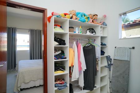Casa para alugar com 240m², 4 quartos e 2 vagas Casa para alugar com 240m², 4 quartos e 2 vagasCloset da suíte 1