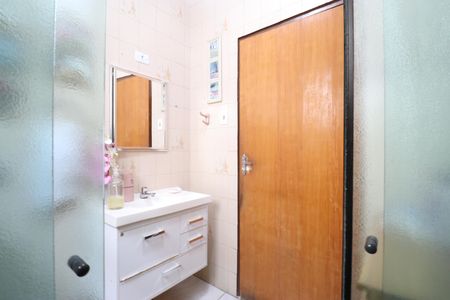 Casa à venda com 240m², 5 quartos e 2 vagasBanheiro 2