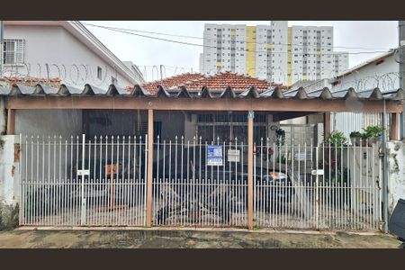 Casa à venda com 240m², 5 quartos e 2 vagas Casa à venda com 240m², 5 quartos e 2 vagasFachada e placa EZLE-2