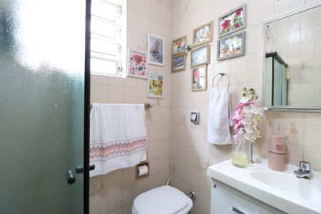 Casa à venda com 240m², 5 quartos e 2 vagasBanheiro 2