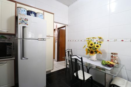 Casa à venda com 240m², 5 quartos e 2 vagasCozinha 2