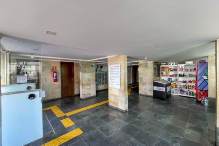 Apartamento para alugar com 75m², 2 quartos e 1 vaga Apartamento para alugar com 75m², 2 quartos e 1 vagaHall social