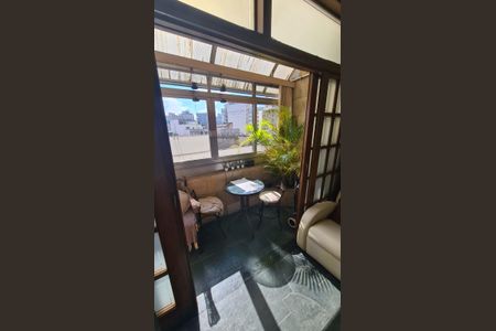 Apartamento à venda com 105m², 2 quartos e sem vagaVaranda