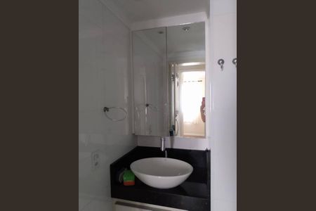 Apartamento à venda com 60m², 3 quartos e 1 vaga Apartamento à venda com 60m², 3 quartos e 1 vagaBanheiro