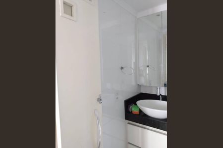 Apartamento à venda com 60m², 3 quartos e 1 vaga Apartamento à venda com 60m², 3 quartos e 1 vagaBanheiro