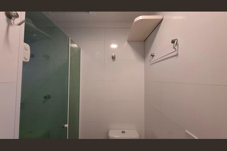 Banheiro de apartamento para alugar com 3 quartos, 60m² em Parque Erasmo Assunção, Santo André