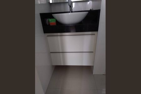 Apartamento à venda com 60m², 3 quartos e 1 vaga Apartamento à venda com 60m², 3 quartos e 1 vagaBanheiro
