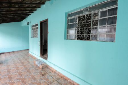 Casa à venda com 425m², 3 quartos e 2 vagas Casa à venda com 425m², 3 quartos e 2 vagasVaranda
