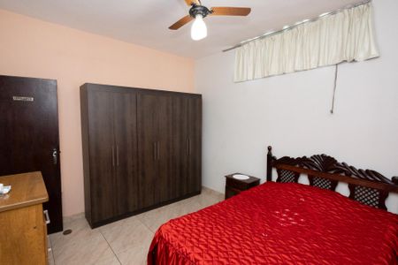 Casa à venda com 425m², 3 quartos e 2 vagas Casa à venda com 425m², 3 quartos e 2 vagasQuarto 1