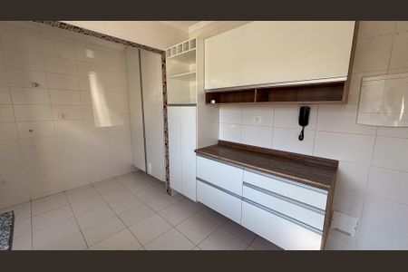 Casa de condomínio para alugar com 140m², 3 quartos e 2 vagasCozinha 