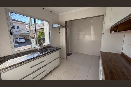 Casa de condomínio para alugar com 140m², 3 quartos e 2 vagasCozinha 