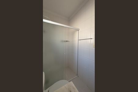 Casa de condomínio para alugar com 140m², 3 quartos e 2 vagasBanheiro Social