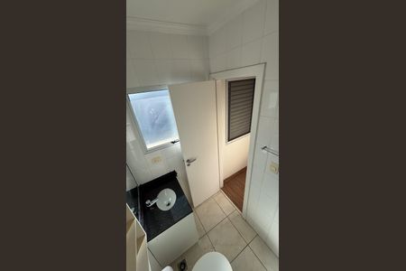 Casa de condomínio para alugar com 140m², 3 quartos e 2 vagasBanheiro  da Suíte