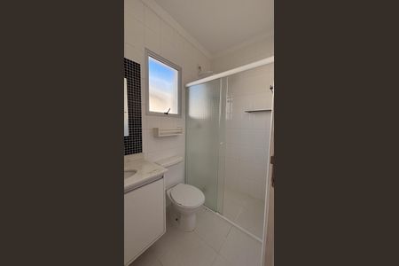 Casa de condomínio para alugar com 140m², 3 quartos e 2 vagasBanheiro Social