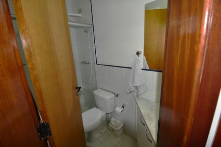 Casa de condomínio à venda com 120m², 3 quartos e 2 vagasBanheiro Social