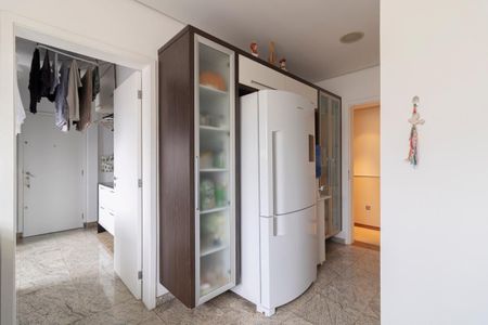 Apartamento à venda com 209m², 4 quartos e 4 vagas Apartamento à venda com 209m², 4 quartos e 4 vagasCozinha