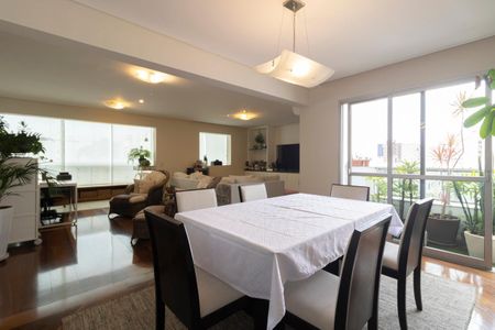 Apartamento à venda com 209m², 4 quartos e 4 vagas Apartamento à venda com 209m², 4 quartos e 4 vagasSala de Jantar