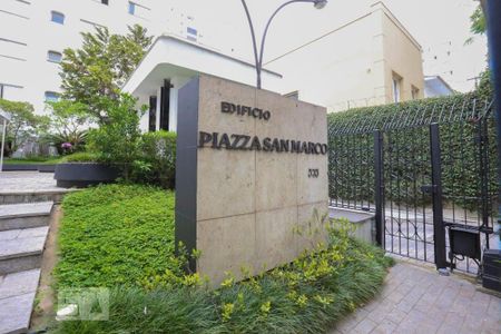 Apartamento à venda com 209m², 4 quartos e 4 vagasFachada