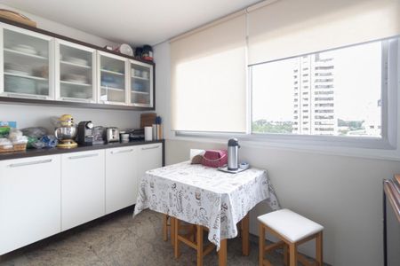 Apartamento à venda com 209m², 4 quartos e 4 vagas Apartamento à venda com 209m², 4 quartos e 4 vagasCopa