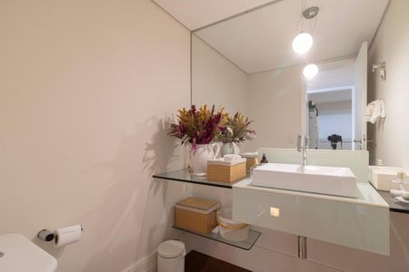 Apartamento à venda com 209m², 4 quartos e 4 vagas Apartamento à venda com 209m², 4 quartos e 4 vagasLavabo