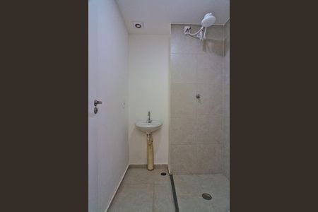 Apartamento para alugar com 32m², 2 quartos e sem vaga Apartamento para alugar com 32m², 2 quartos e sem vagaBanheiro social
