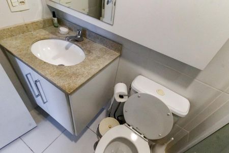 Apartamento à venda com 60m², 2 quartos e 1 vaga Apartamento à venda com 60m², 2 quartos e 1 vagaBanheiro da Suíte