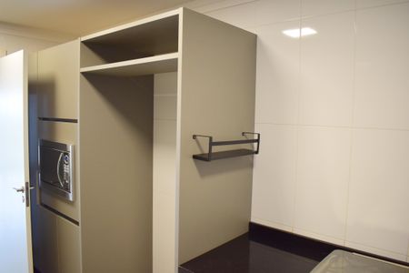Apartamento para alugar com 156m², 3 quartos e sem vagaCozinha - Armários