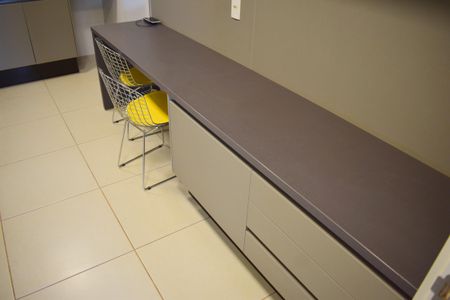 Apartamento para alugar com 156m², 3 quartos e sem vagaCozinha - Armários