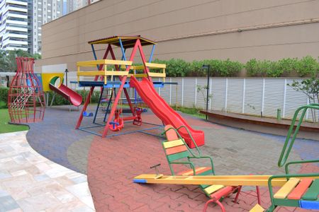 Apartamento para alugar com 156m², 3 quartos e sem vagaÁrea comum - Playground