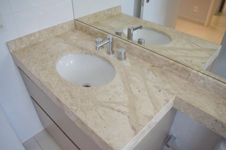 Apartamento para alugar com 156m², 3 quartos e sem vagaBanheiro da Suíte 2