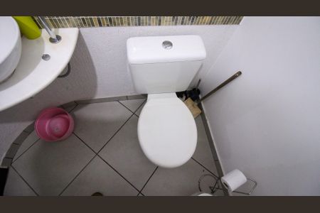 Casa à venda com 288m², 4 quartos e 5 vagas Casa à venda com 288m², 4 quartos e 5 vagasLavabo 2