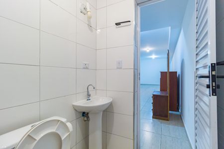 Banheiro de kitnet/studio para alugar com 1 quarto, 60m² em Mooca, São Paulo