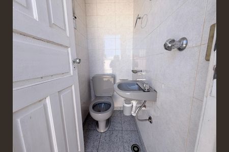 Casa para alugar com 140m², 5 quartos e 2 vagasBanheiro 