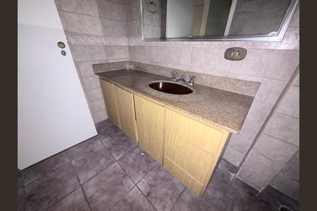 Casa para alugar com 140m², 5 quartos e 2 vagasBanheiro