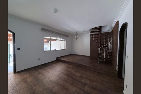 Casa para alugar com 140m², 5 quartos e 2 vagasSala