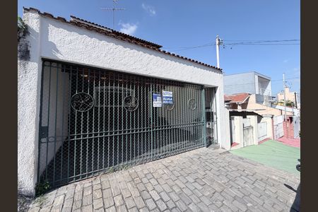 Casa para alugar com 140m², 5 quartos e 2 vagasFachada