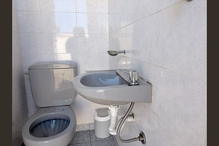 Casa para alugar com 140m², 5 quartos e 2 vagasBanheiro 