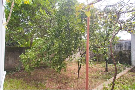 Casa para alugar com 100m², 2 quartos e 1 vagaQuintal