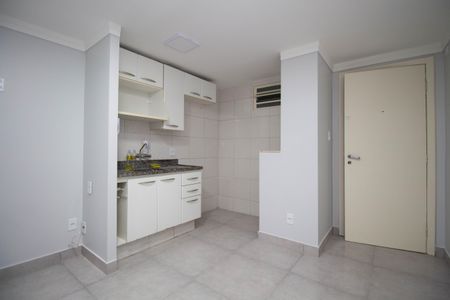 Sala de kitnet/studio para alugar com 1 quarto, 32m² em Qd 301, Brasília