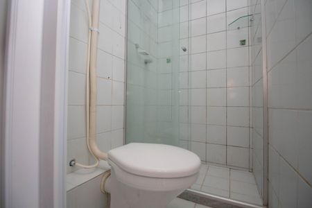 Banheiro Social de kitnet/studio para alugar com 1 quarto, 32m² em Qd 301, Brasília