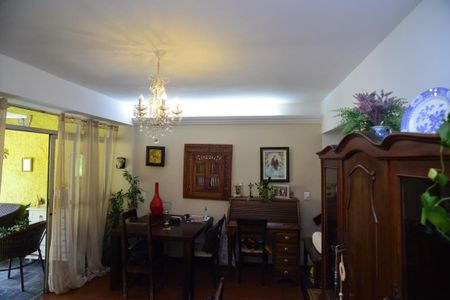 Sala de casa de condomínio à venda com 2 quartos, 135m² em Barra da Tijuca, Rio de Janeiro