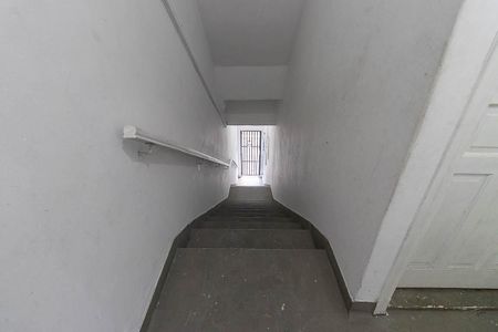 Casa para alugar com 80m², 2 quartos e sem vagaEscada