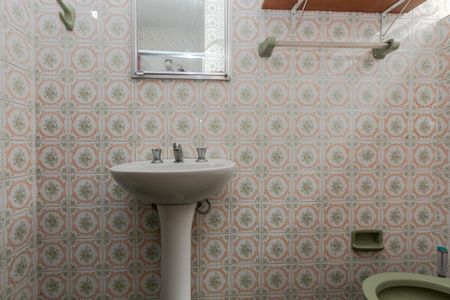 Casa à venda com 113m², 2 quartos e 2 vagasBanheiro Social