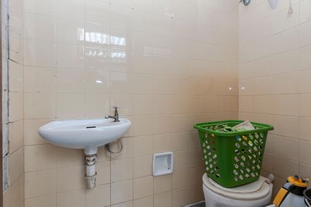 Casa à venda com 113m², 2 quartos e 2 vagasBanheiro de Serviço