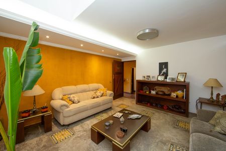SALA de casa à venda com 6 quartos, 442m² em Santa Lúcia, Belo Horizonte
