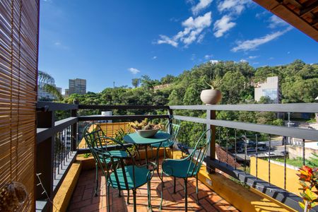 VARANDA de casa à venda com 6 quartos, 442m² em Santa Lúcia, Belo Horizonte