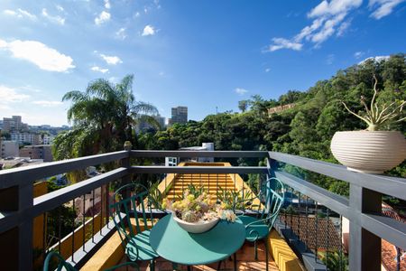 VARANDA de casa à venda com 6 quartos, 442m² em Santa Lúcia, Belo Horizonte