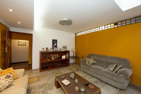SALA de casa à venda com 6 quartos, 442m² em Santa Lúcia, Belo Horizonte