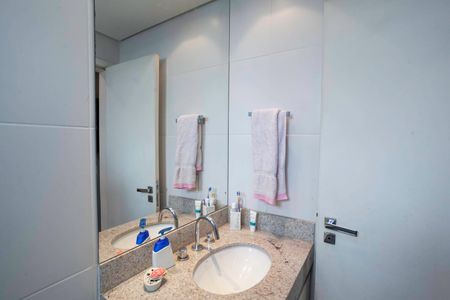Apartamento à venda com 174m², 3 quartos e 3 vagasBanheiro social 